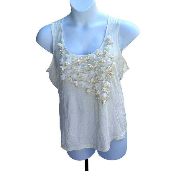 CABLE & GAUGE, SIZE XL CREAM TANK WITH FLOWER EMBELLISHMENT - Picture 1 of 4